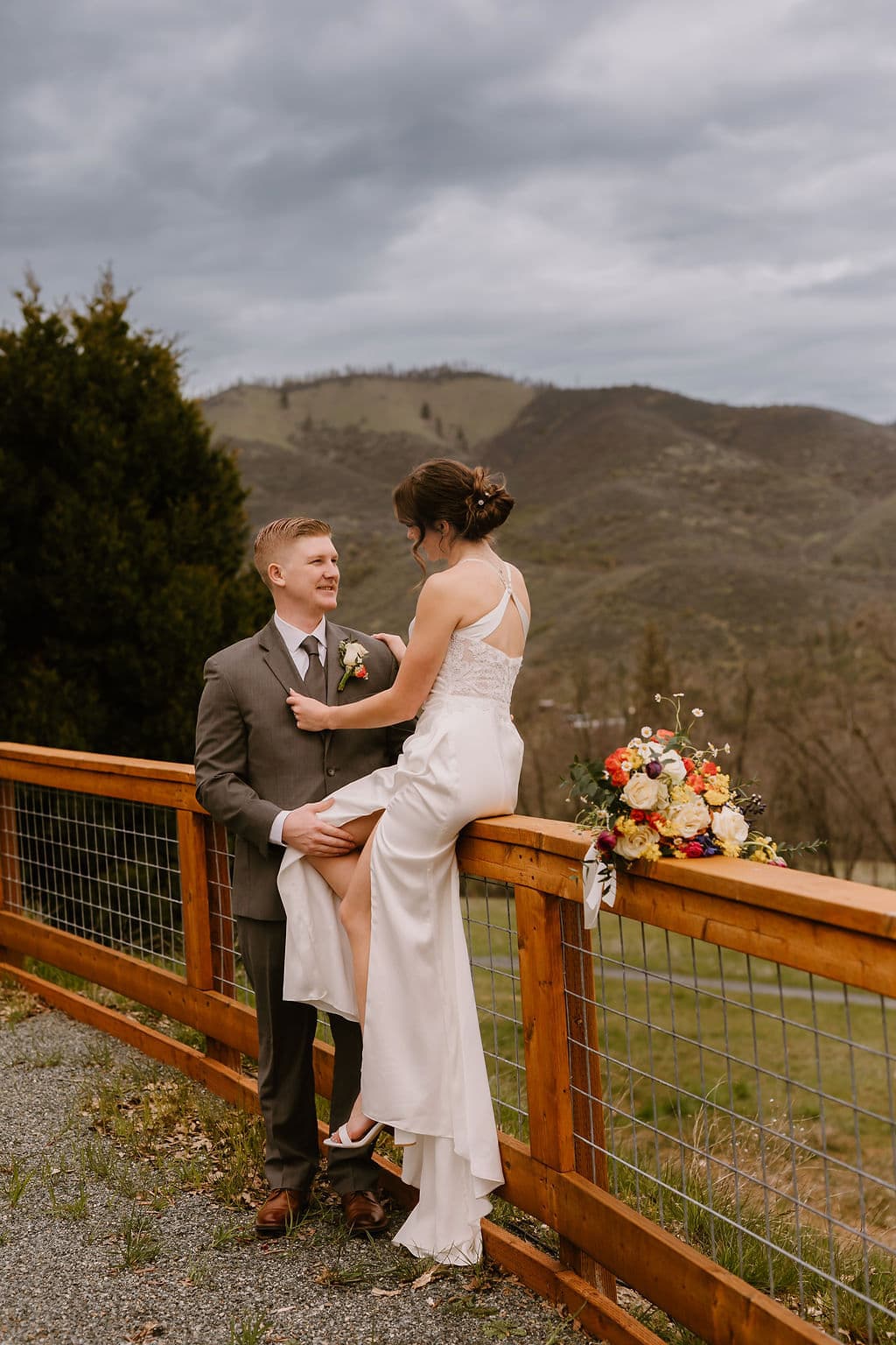 Elopement ceremony at Yale Creek Ranch in Southern Oregon